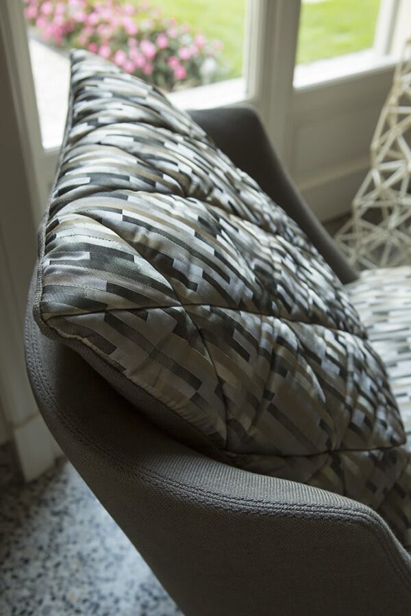 Fauteuil GRACE - Tissu ou cuir au choix – Image 3