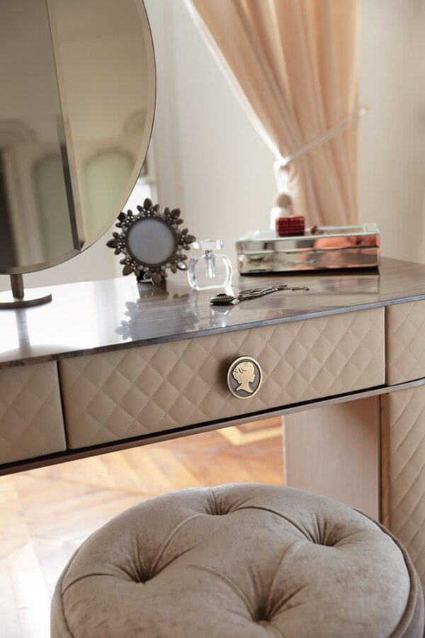 Coiffeuse PENELOPE - Cuir matelassé et miroir – Image 3