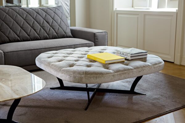 Table d'appoint RICHARD SOFT - Tissu & base métal bronze – Image 2